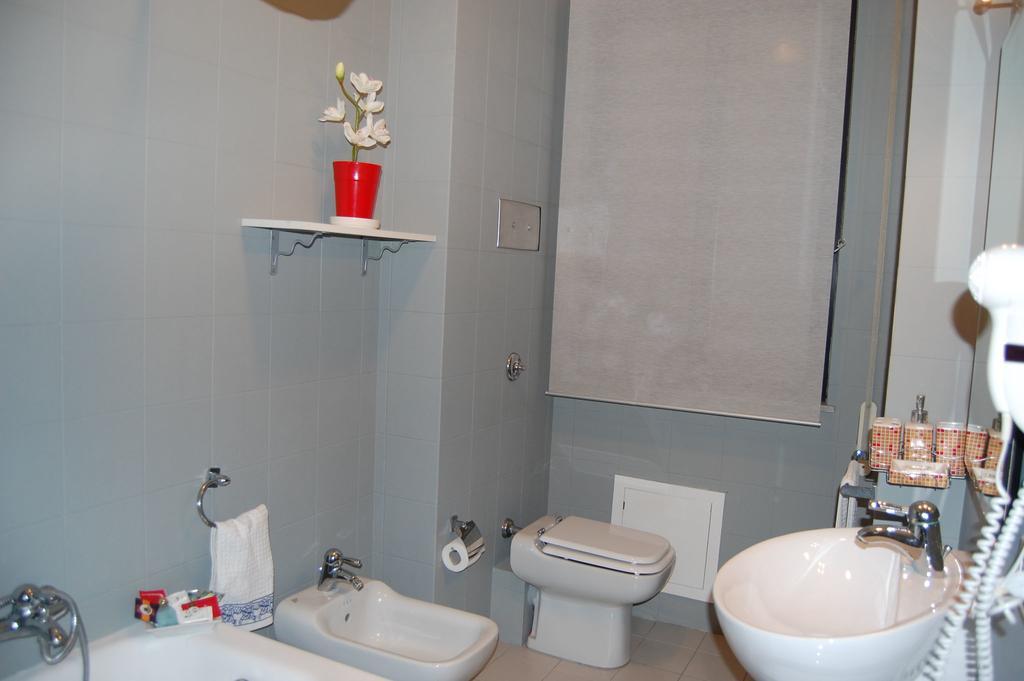 B&B Strasburgo Palermo Luaran gambar